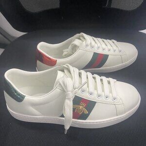 Gucci women's tennis shoes in white